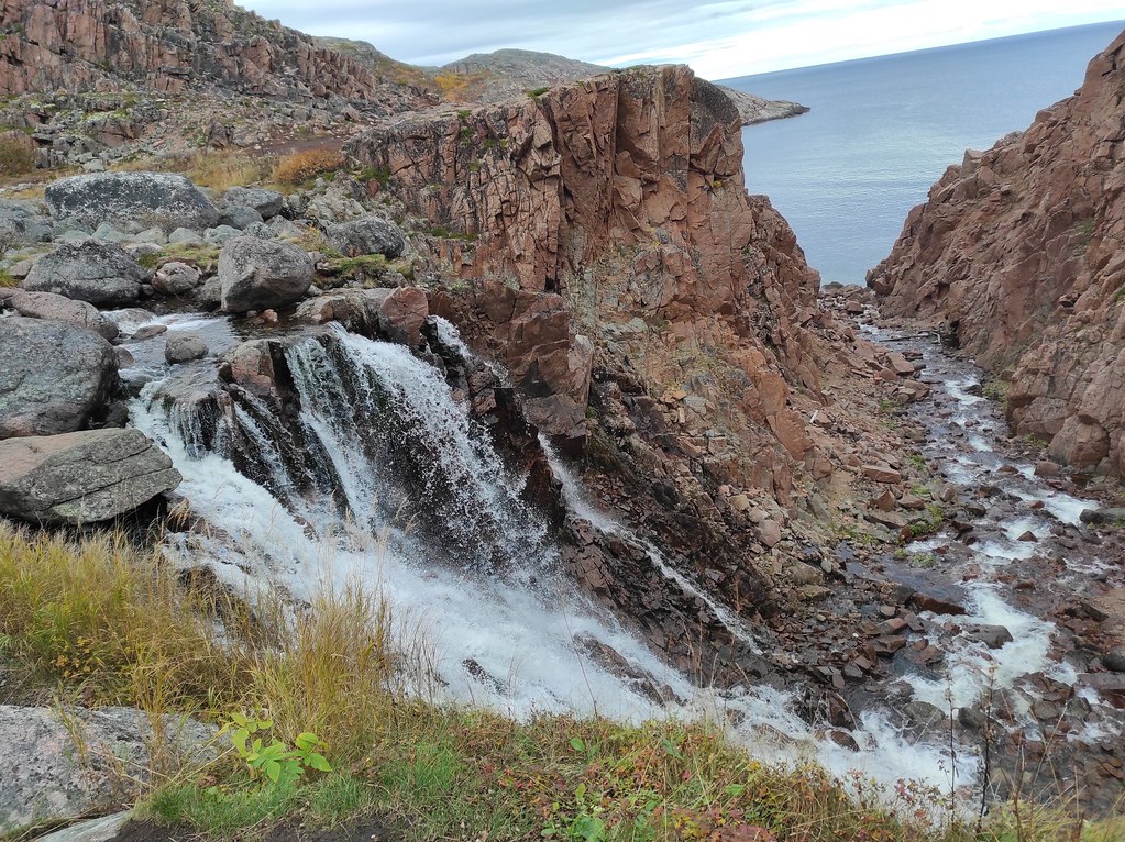 Батарейский водопад в Териберке
